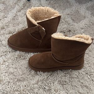 BearPaw Tan Faux Fur Lined Boots